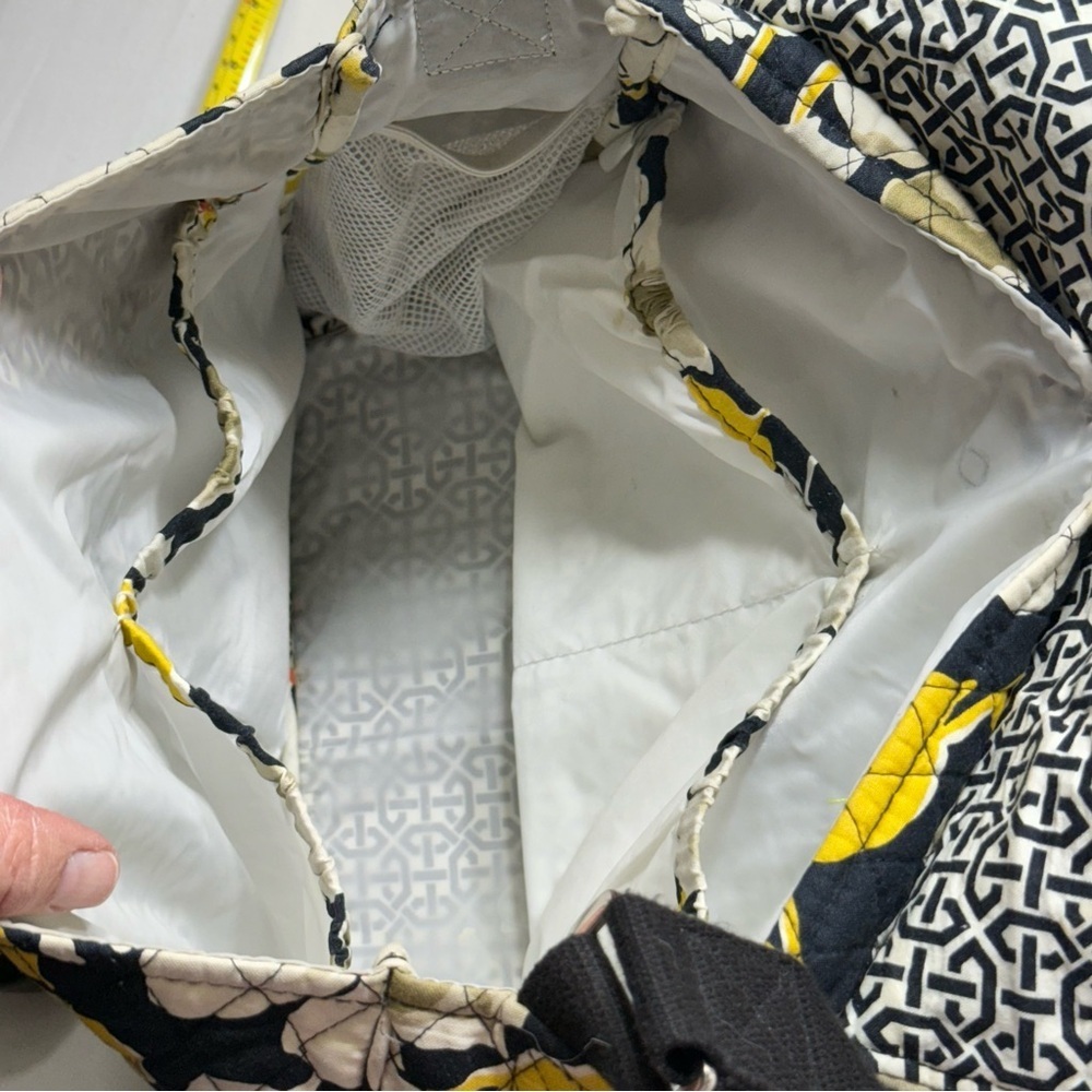 Vera Bradley Yellow and Black Floral Messenger Bag Quilted - Picture 4 of 7